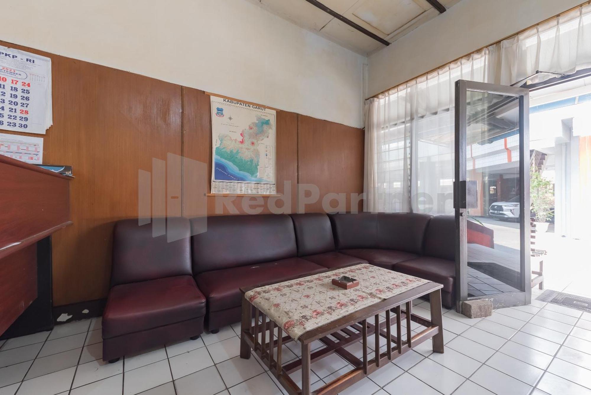 Homestay Pkpn Garut Mitra Reddoorz Ngoại thất bức ảnh