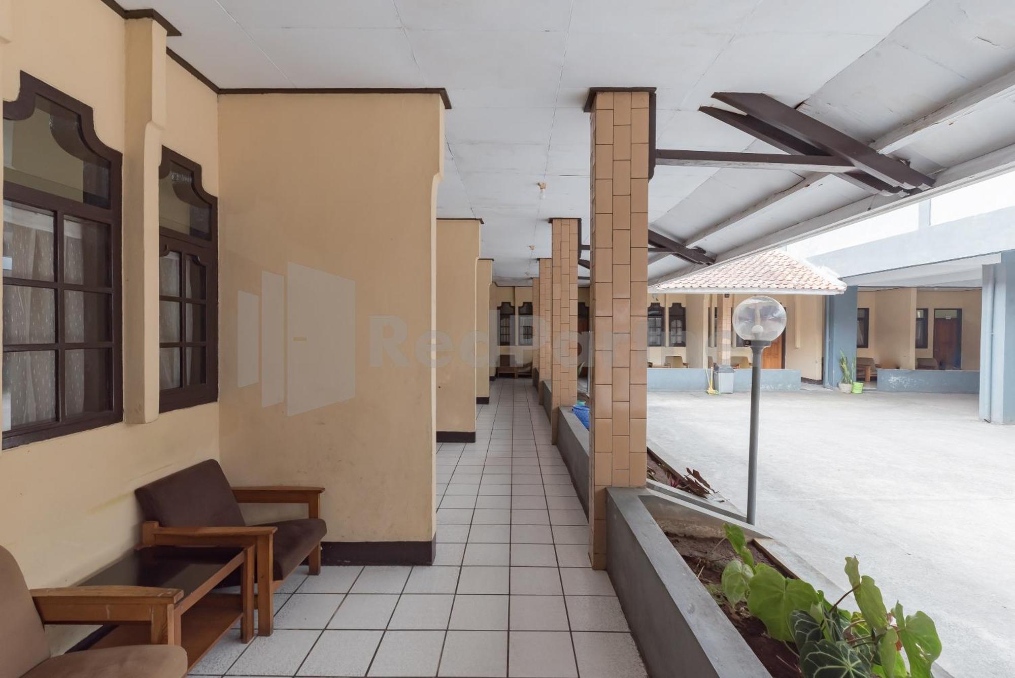 Homestay Pkpn Garut Mitra Reddoorz Ngoại thất bức ảnh