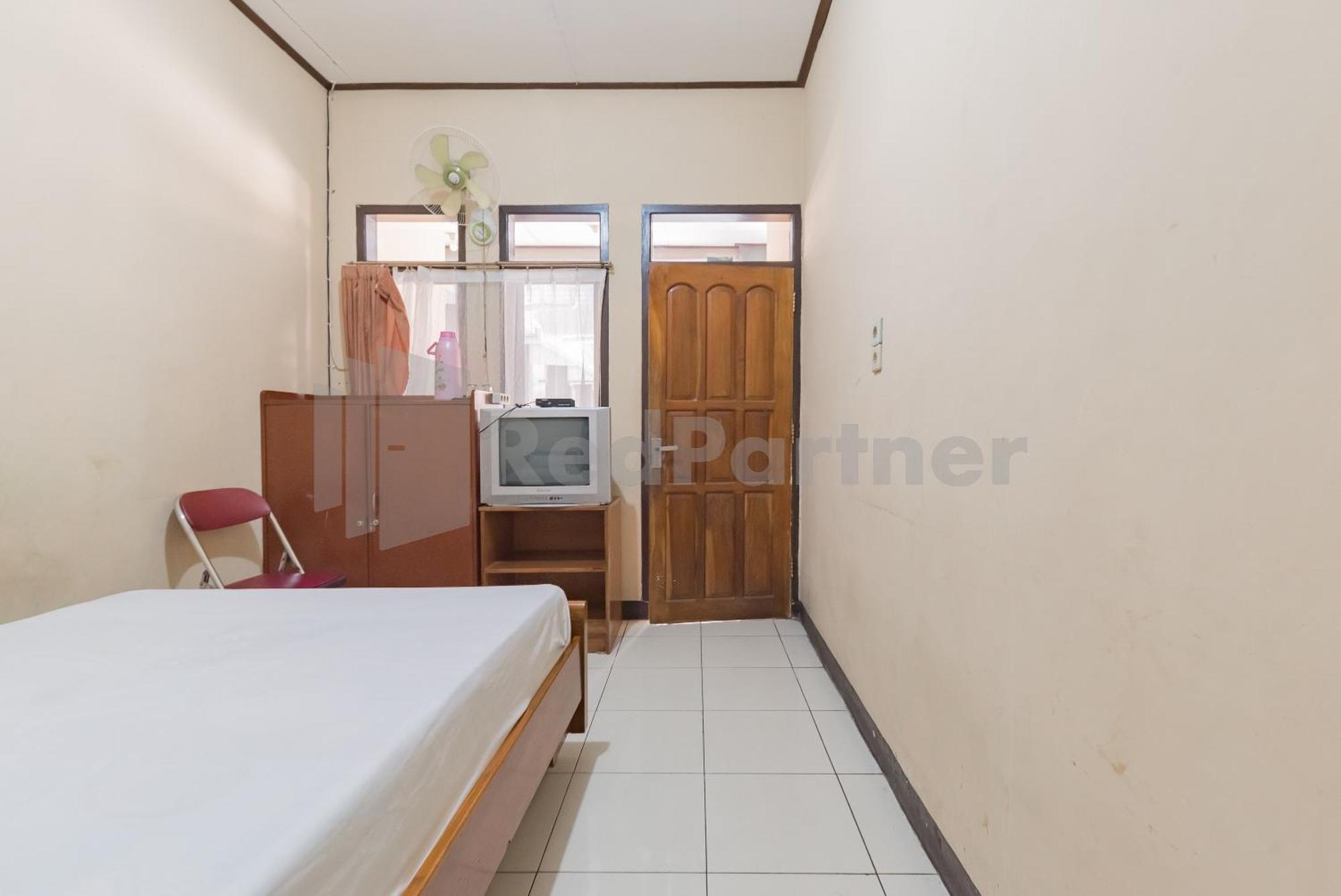 Homestay Pkpn Garut Mitra Reddoorz Ngoại thất bức ảnh