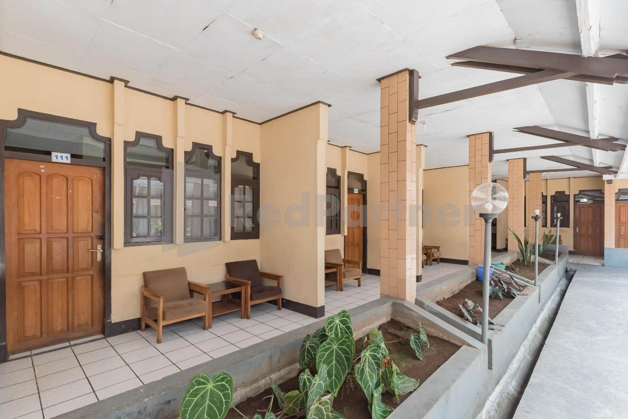 Homestay Pkpn Garut Mitra Reddoorz Ngoại thất bức ảnh